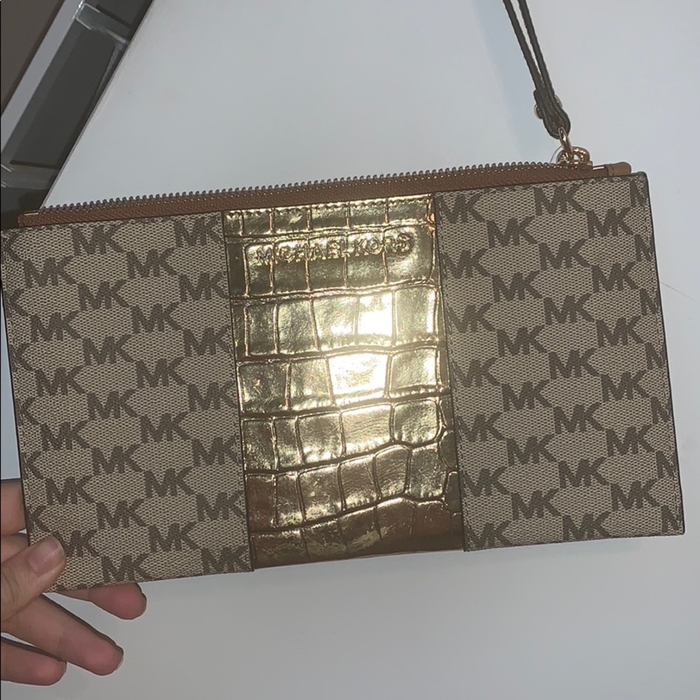 Michael Kors clutch - Picture 2 of 4